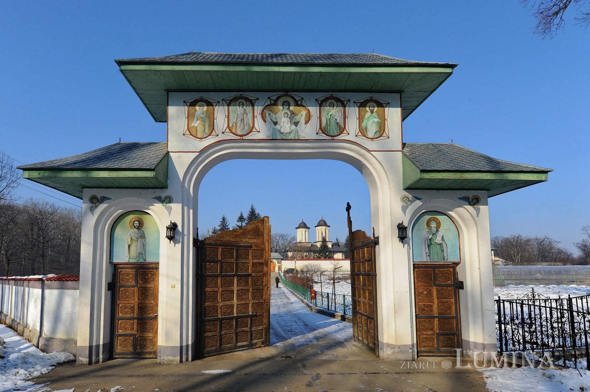 Sub protecția Sfântului Nicolae la Mănăstirea Sitaru 236445