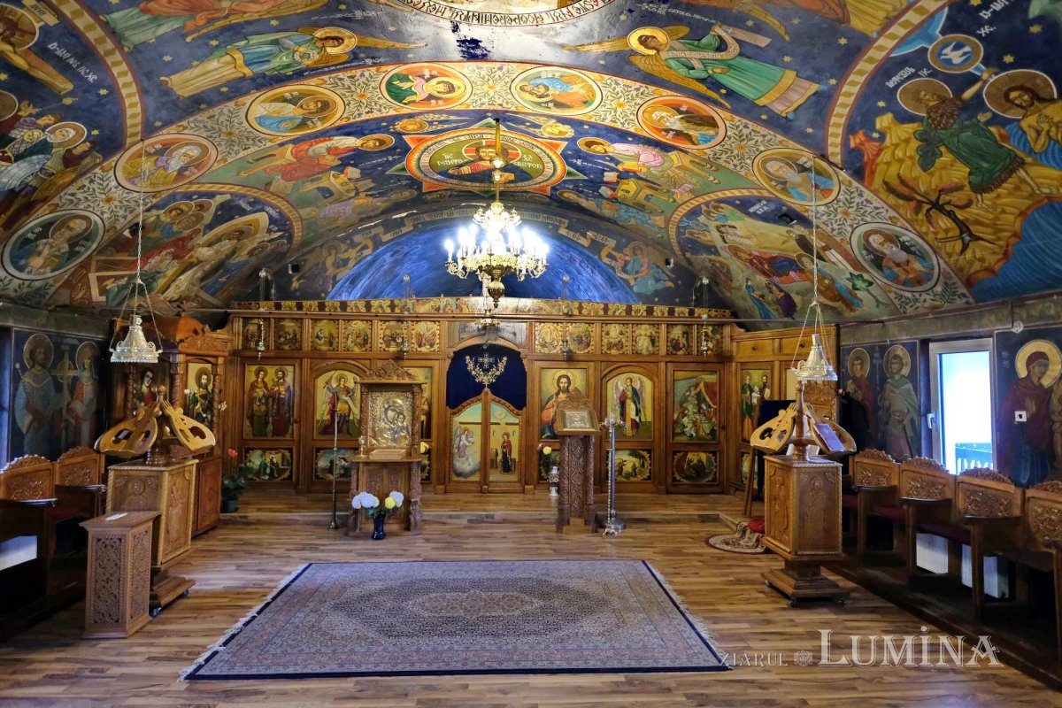 Sub protecția Sfântului Nicolae la Mănăstirea Sitaru 236463