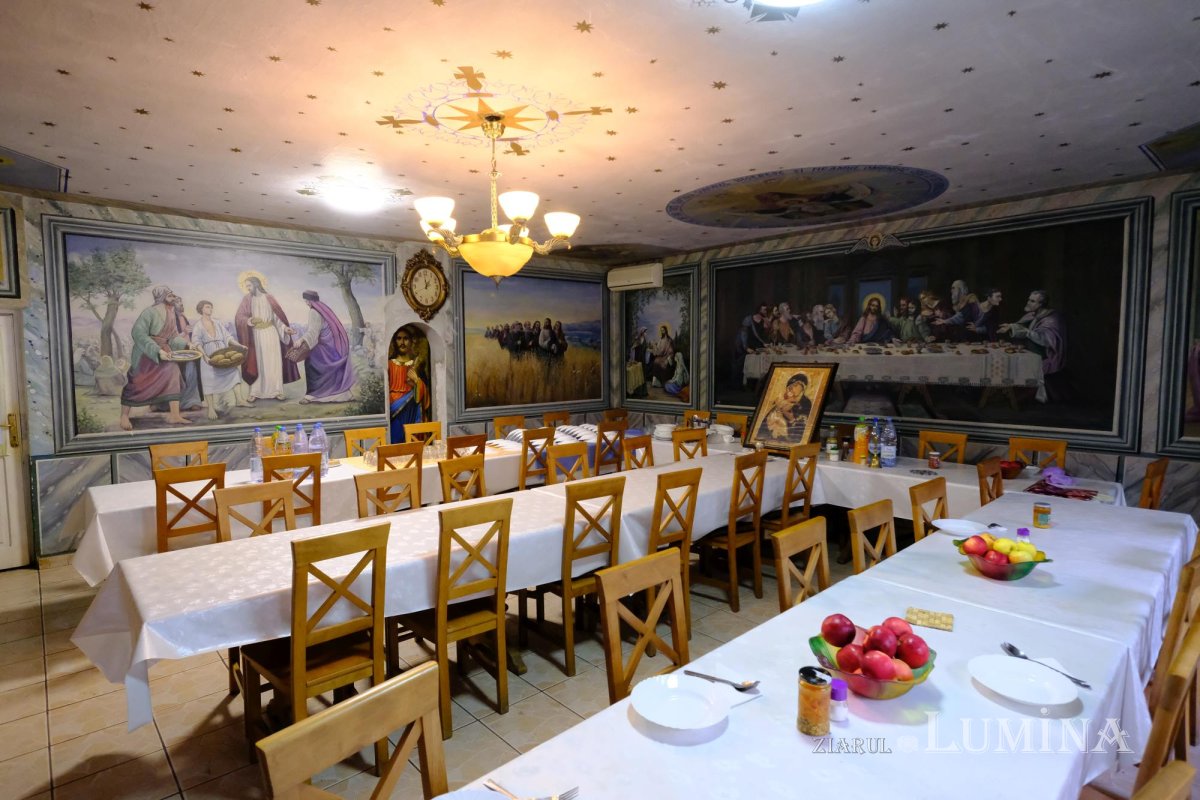 Sub protecția Sfântului Nicolae la Mănăstirea Sitaru 236466