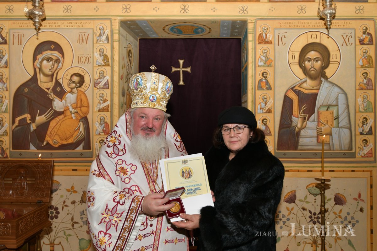 Nou veşmânt pictural pentru capela unui spital din Câmpina 236735