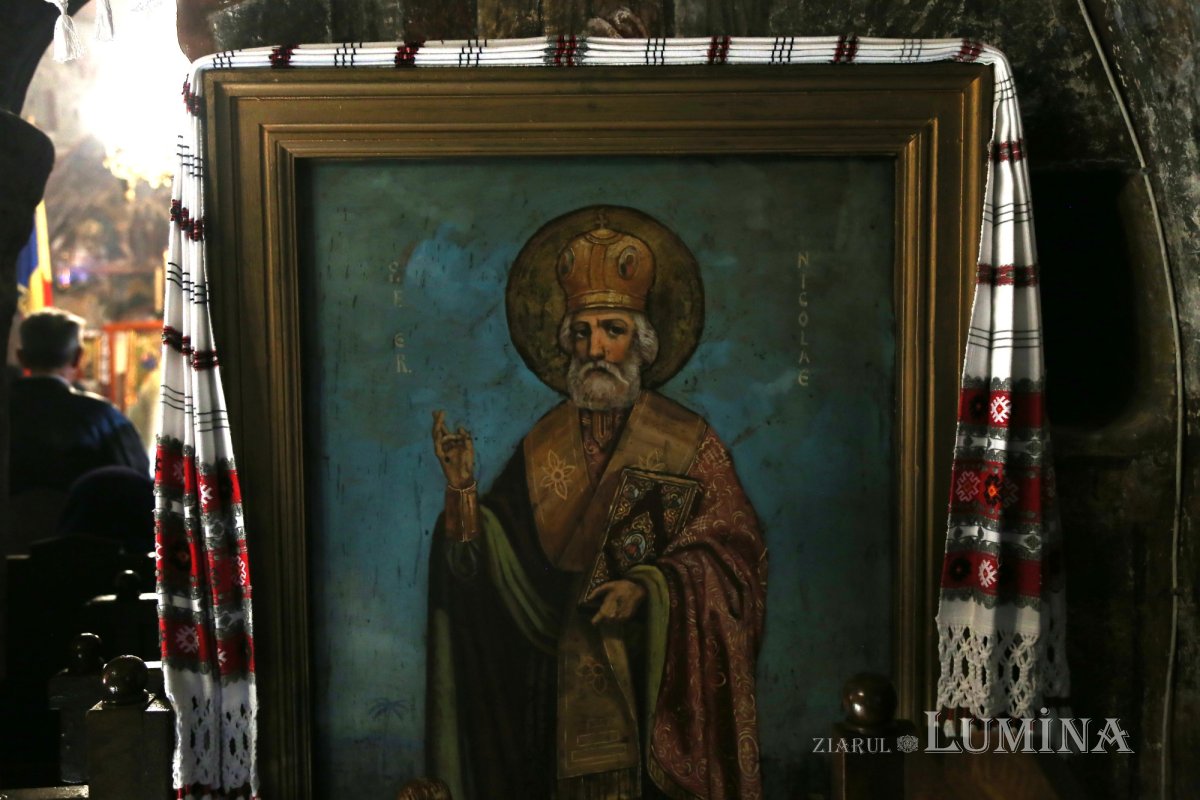 Darurile Sfântului Nicolae revărsate la Fântânele, Sibiu 236777