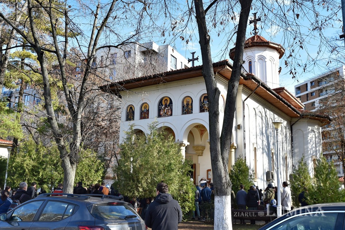 Întreită bucurie pentru comunitatea Bisericii „Sfântul Grigorie Palama” 237041