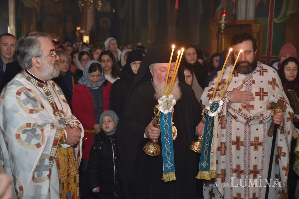Întreită bucurie pentru comunitatea Bisericii „Sfântul Grigorie Palama” 237044