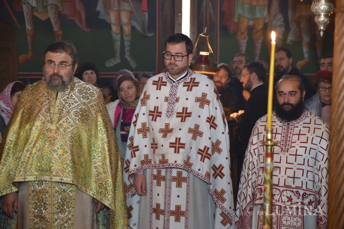 Întreită bucurie pentru comunitatea Bisericii „Sfântul Grigorie Palama” 237045