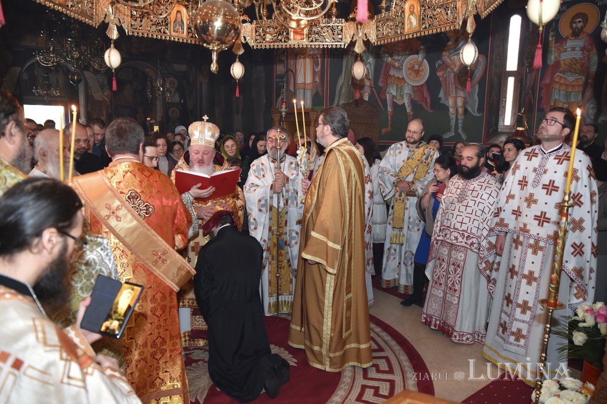 Întreită bucurie pentru comunitatea Bisericii „Sfântul Grigorie Palama” 237051