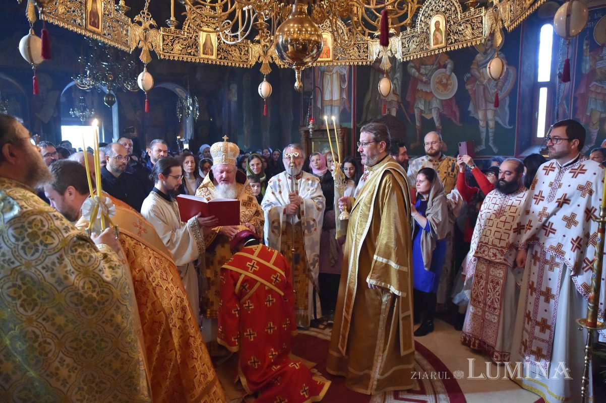 Întreită bucurie pentru comunitatea Bisericii „Sfântul Grigorie Palama” 237053