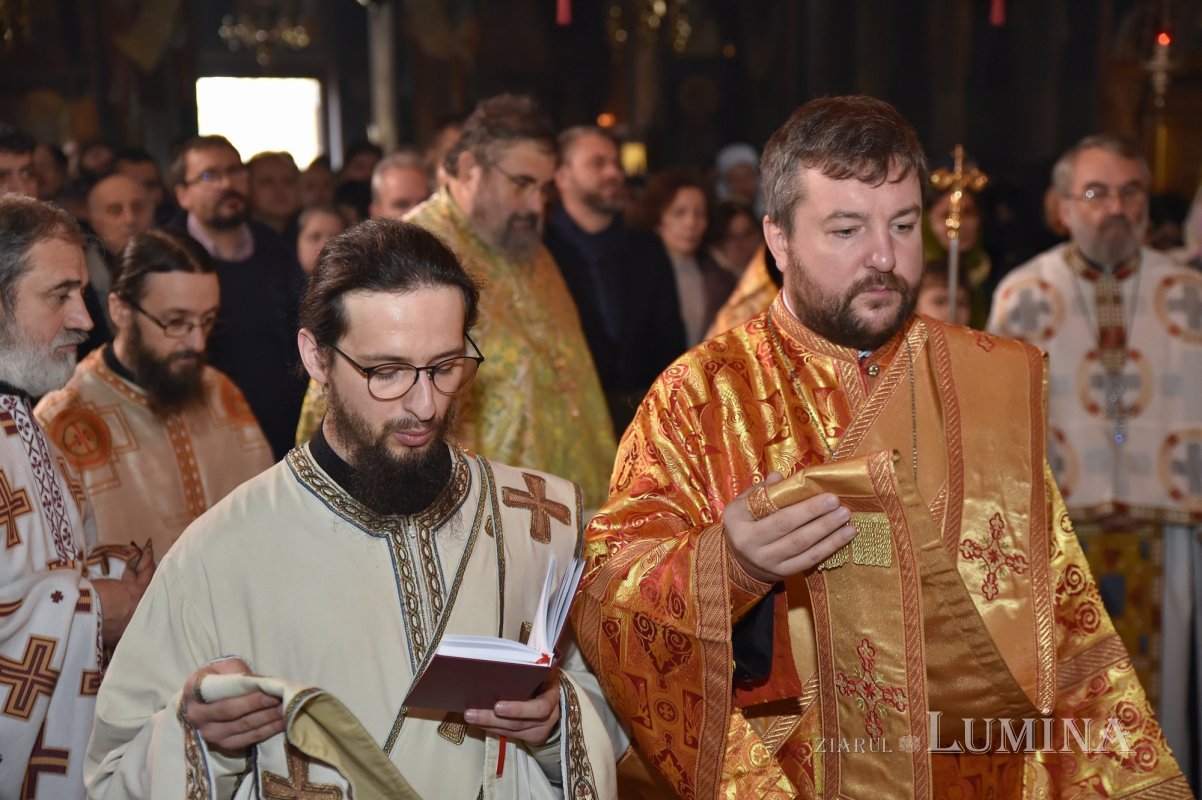 Întreită bucurie pentru comunitatea Bisericii „Sfântul Grigorie Palama” 237056