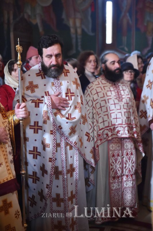 Întreită bucurie pentru comunitatea Bisericii „Sfântul Grigorie Palama” 237059