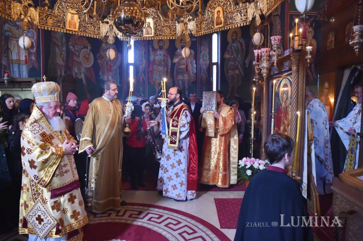 Întreită bucurie pentru comunitatea Bisericii „Sfântul Grigorie Palama” 237063