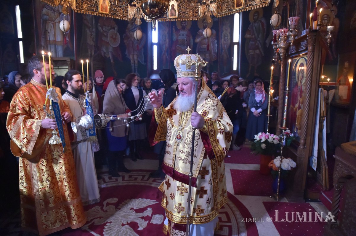 Întreită bucurie pentru comunitatea Bisericii „Sfântul Grigorie Palama” 237065