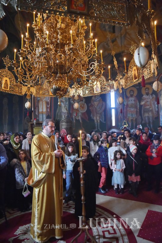 Întreită bucurie pentru comunitatea Bisericii „Sfântul Grigorie Palama” 237068