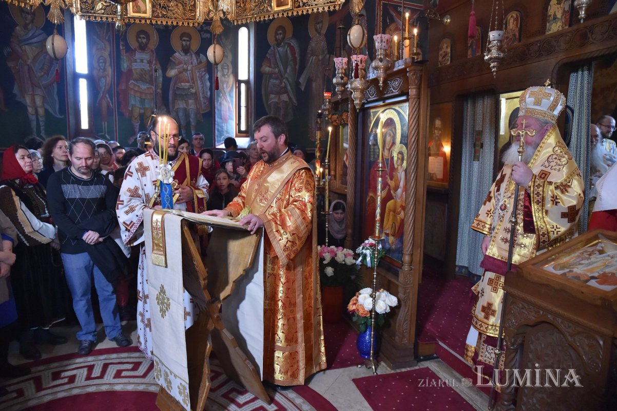 Întreită bucurie pentru comunitatea Bisericii „Sfântul Grigorie Palama” 237069