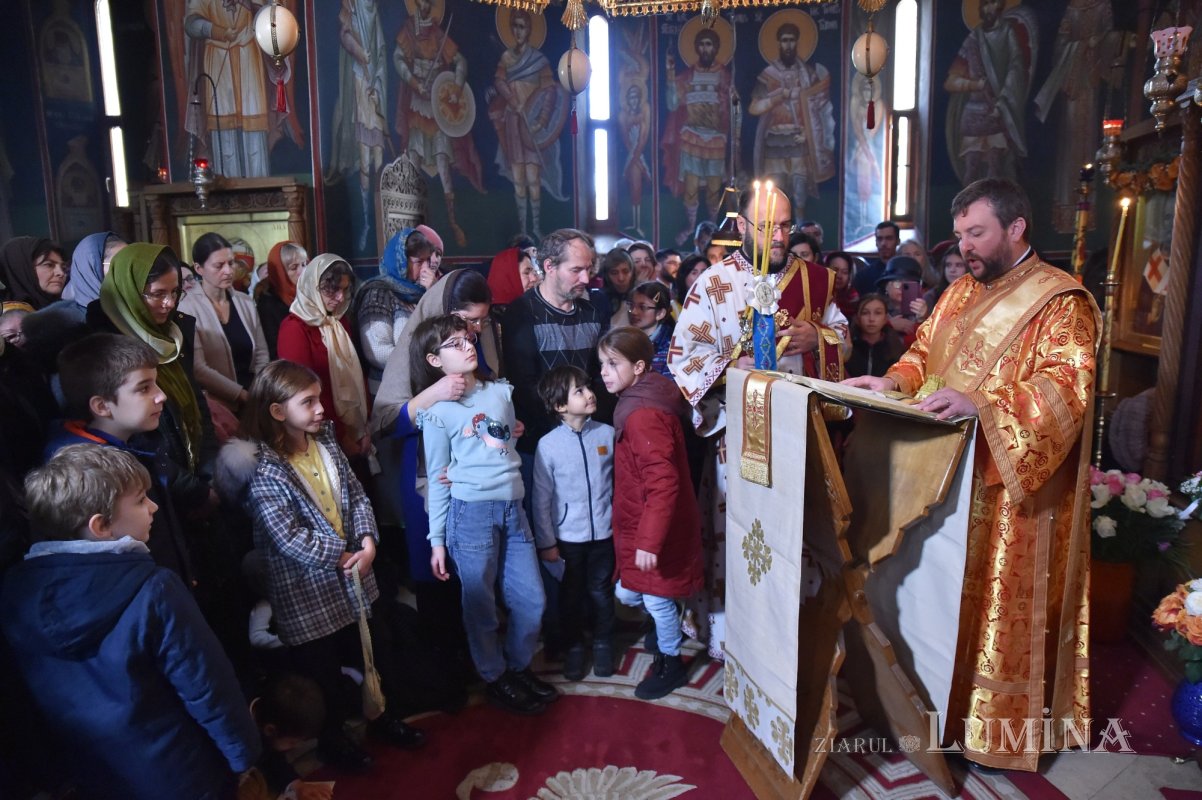 Întreită bucurie pentru comunitatea Bisericii „Sfântul Grigorie Palama” 237070