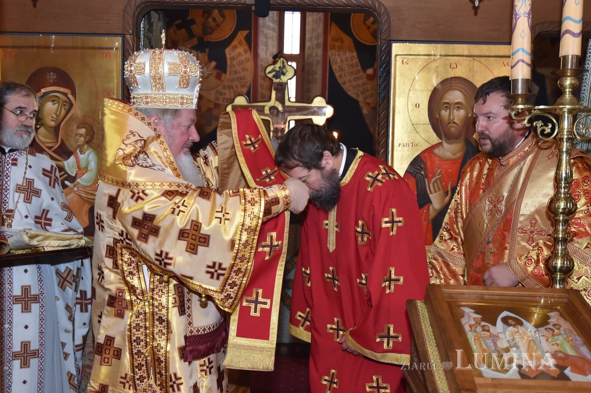 Întreită bucurie pentru comunitatea Bisericii „Sfântul Grigorie Palama” 237083