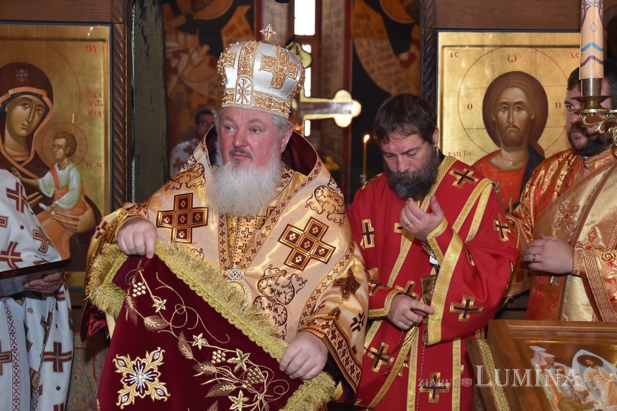 Întreită bucurie pentru comunitatea Bisericii „Sfântul Grigorie Palama” 237084