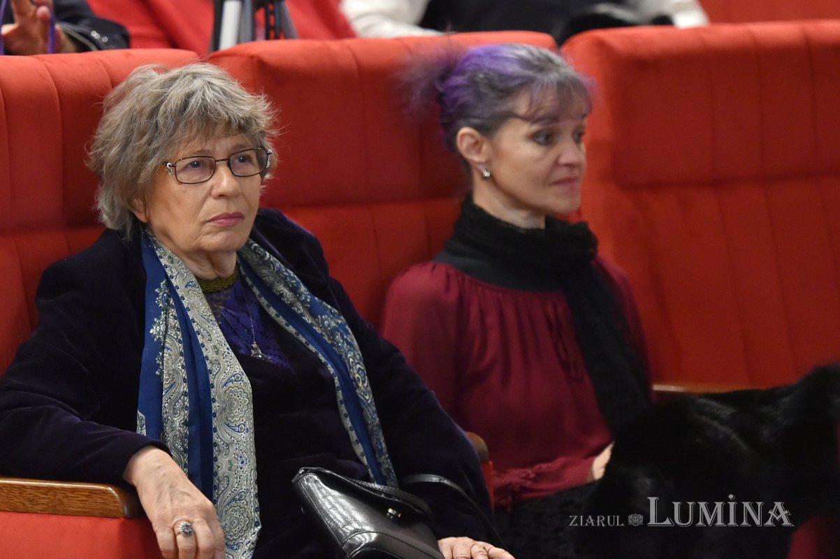 „Publicațiile periodice românești”, la al șaselea volum 237495