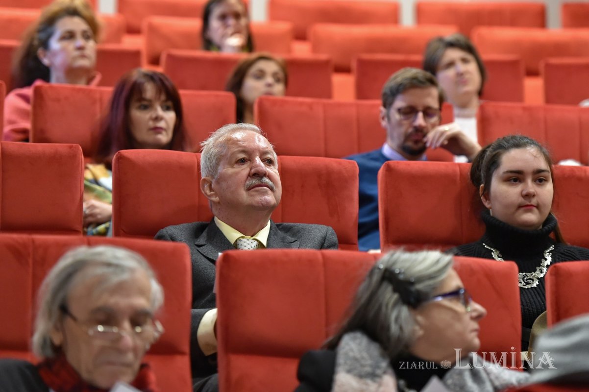 „Publicațiile periodice românești”, la al șaselea volum 237497