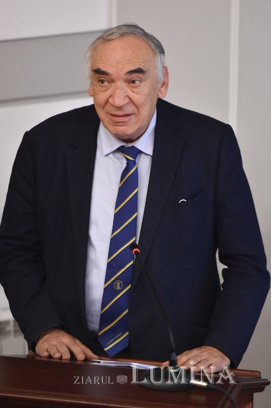 „Publicațiile periodice românești”, la al șaselea volum 237501