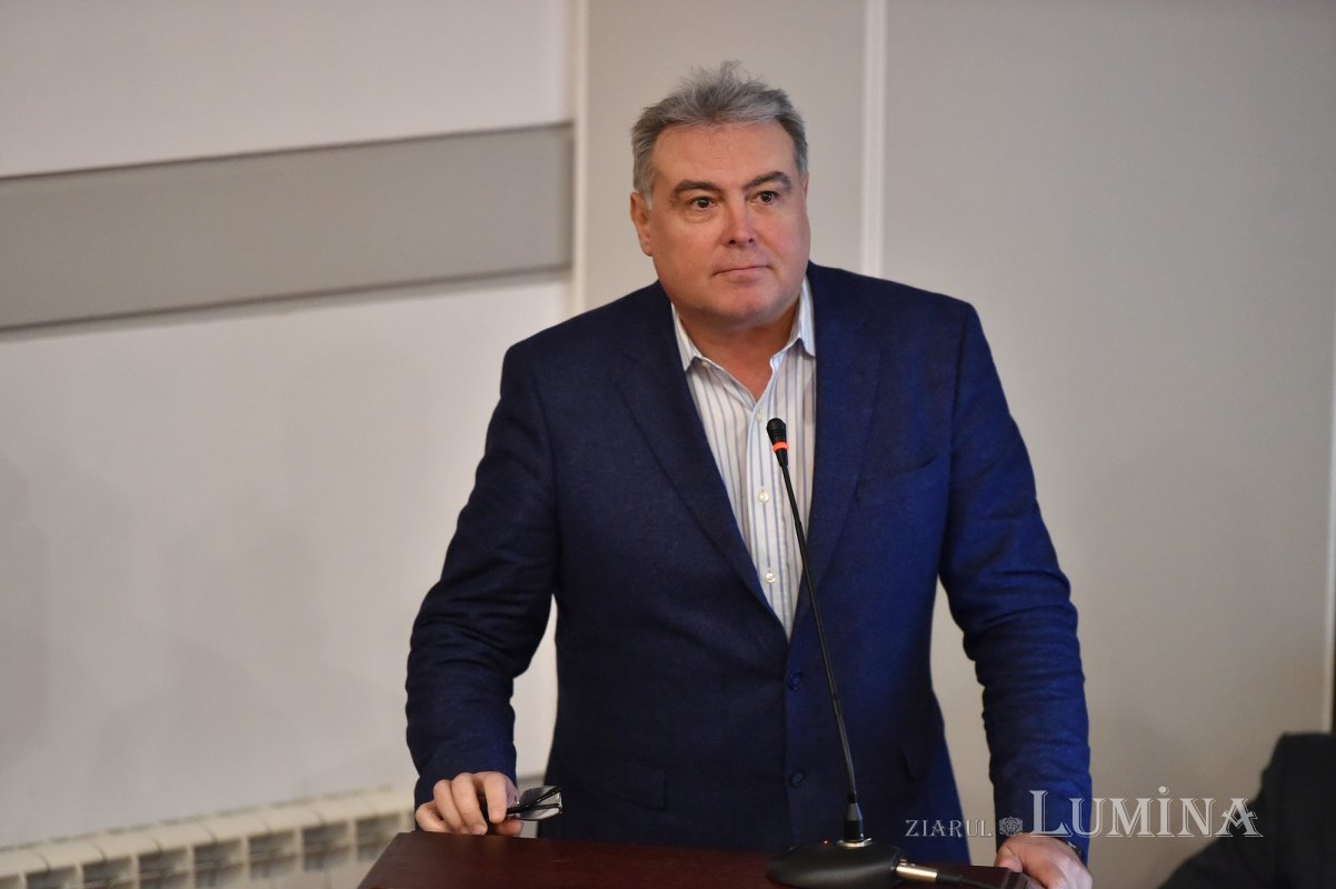 „Publicațiile periodice românești”, la al șaselea volum 237503