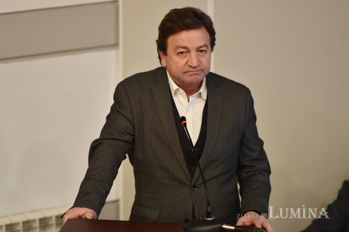 „Publicațiile periodice românești”, la al șaselea volum 237505