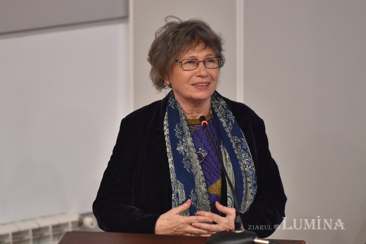 „Publicațiile periodice românești”, la al șaselea volum 237519