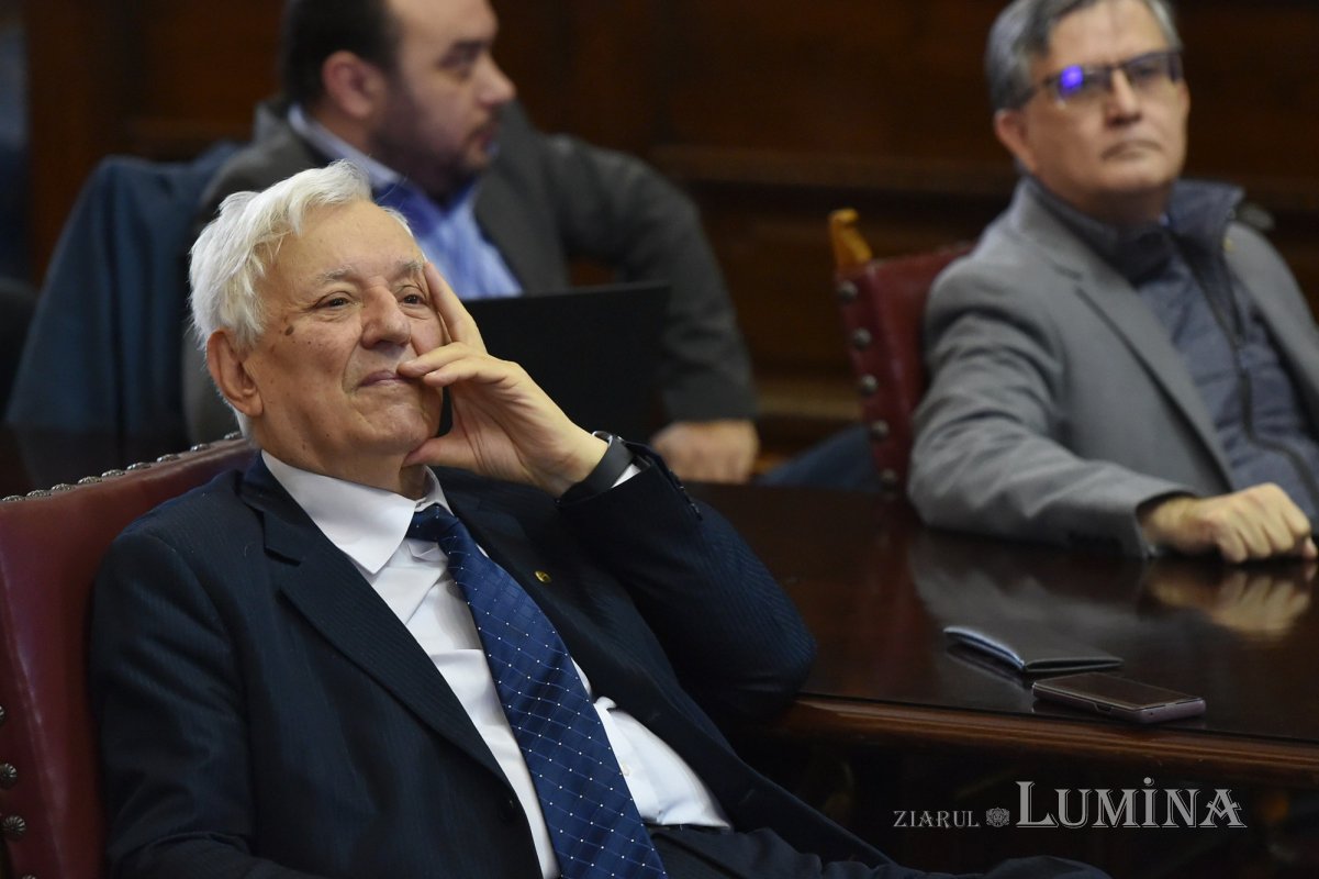 Românii continuă să aibă cea mai mare încredere în Biserică 237537