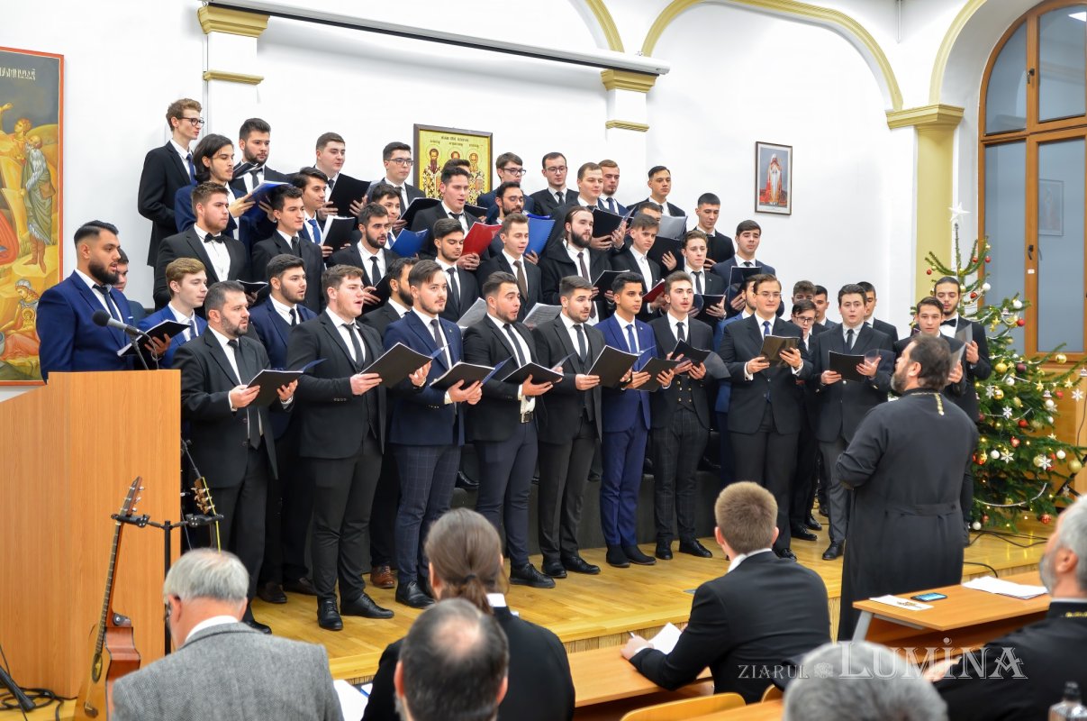 Tradiționalul concert de colinde al Facultății de Teologie Ortodoxă din București 237595
