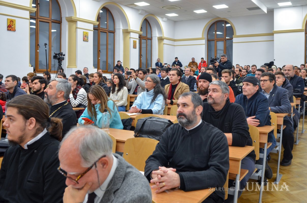 Tradiționalul concert de colinde al Facultății de Teologie Ortodoxă din București 237597