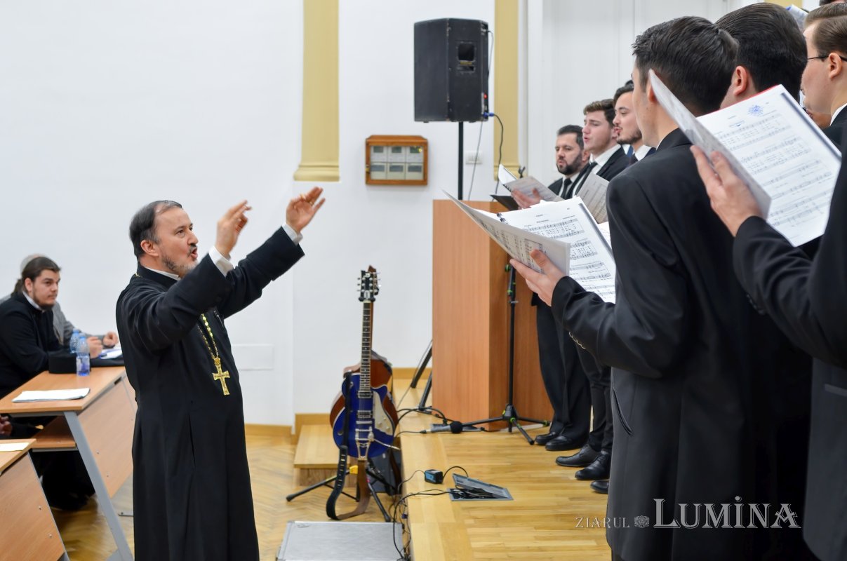 Tradiționalul concert de colinde al Facultății de Teologie Ortodoxă din București 237602