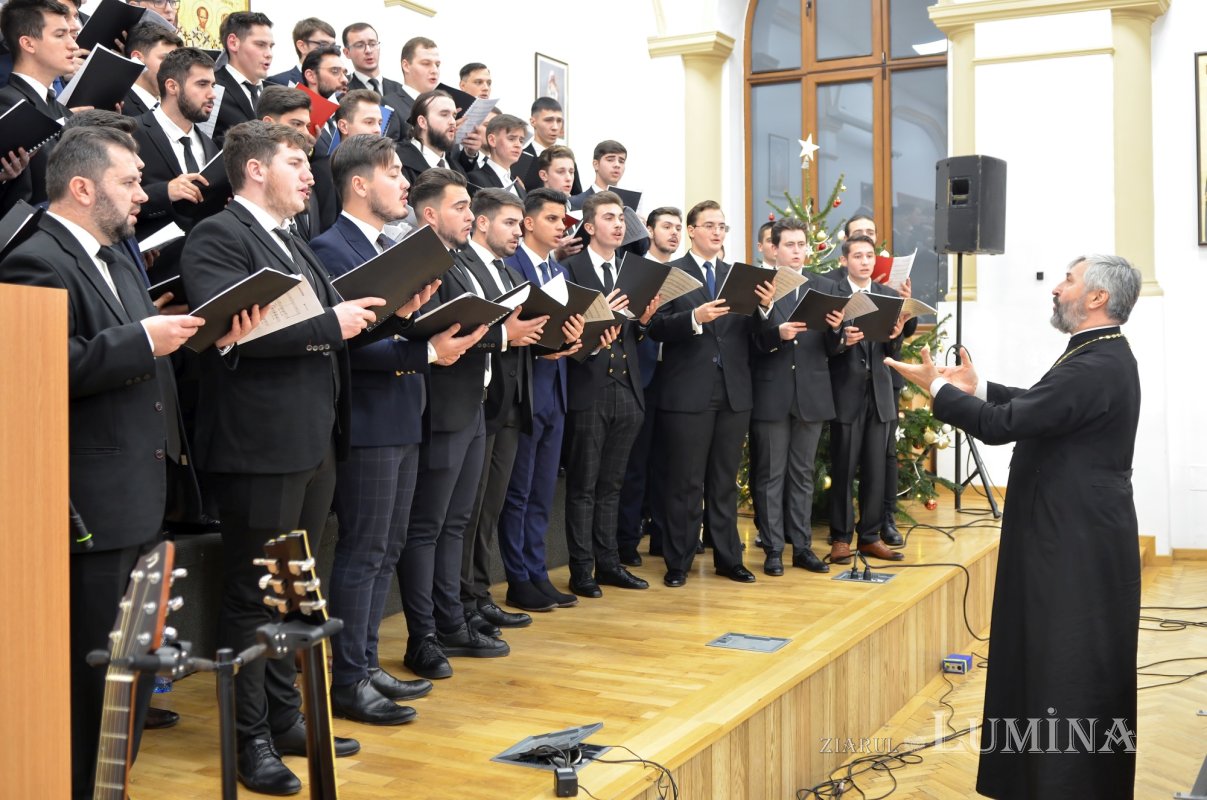 Tradiționalul concert de colinde al Facultății de Teologie Ortodoxă din București 237605
