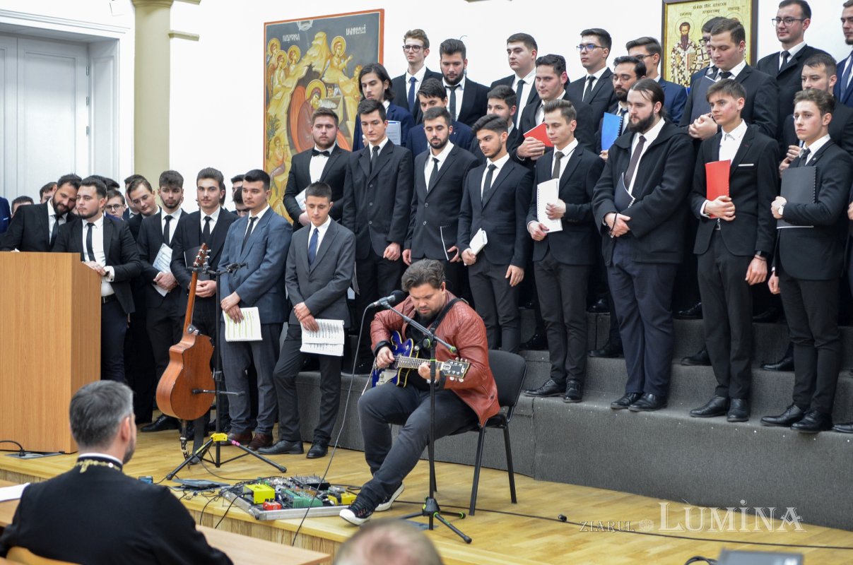 Tradiționalul concert de colinde al Facultății de Teologie Ortodoxă din București 237611