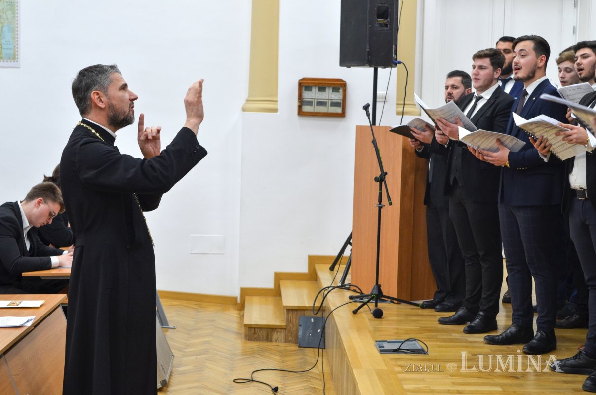 Tradiționalul concert de colinde al Facultății de Teologie Ortodoxă din București 237613
