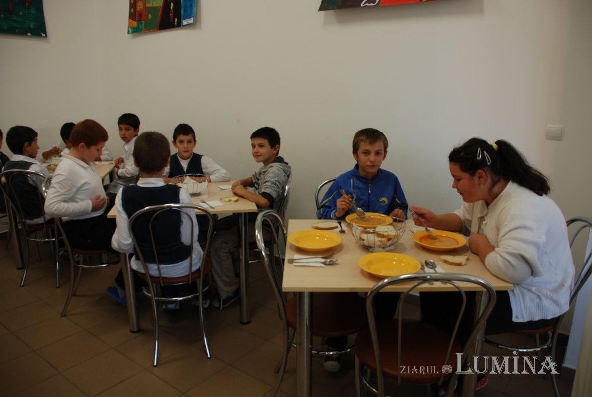 Ocrotire pentru copii la Centrul educaţional „Sfântul Nicolae” din Alba Iulia 237579