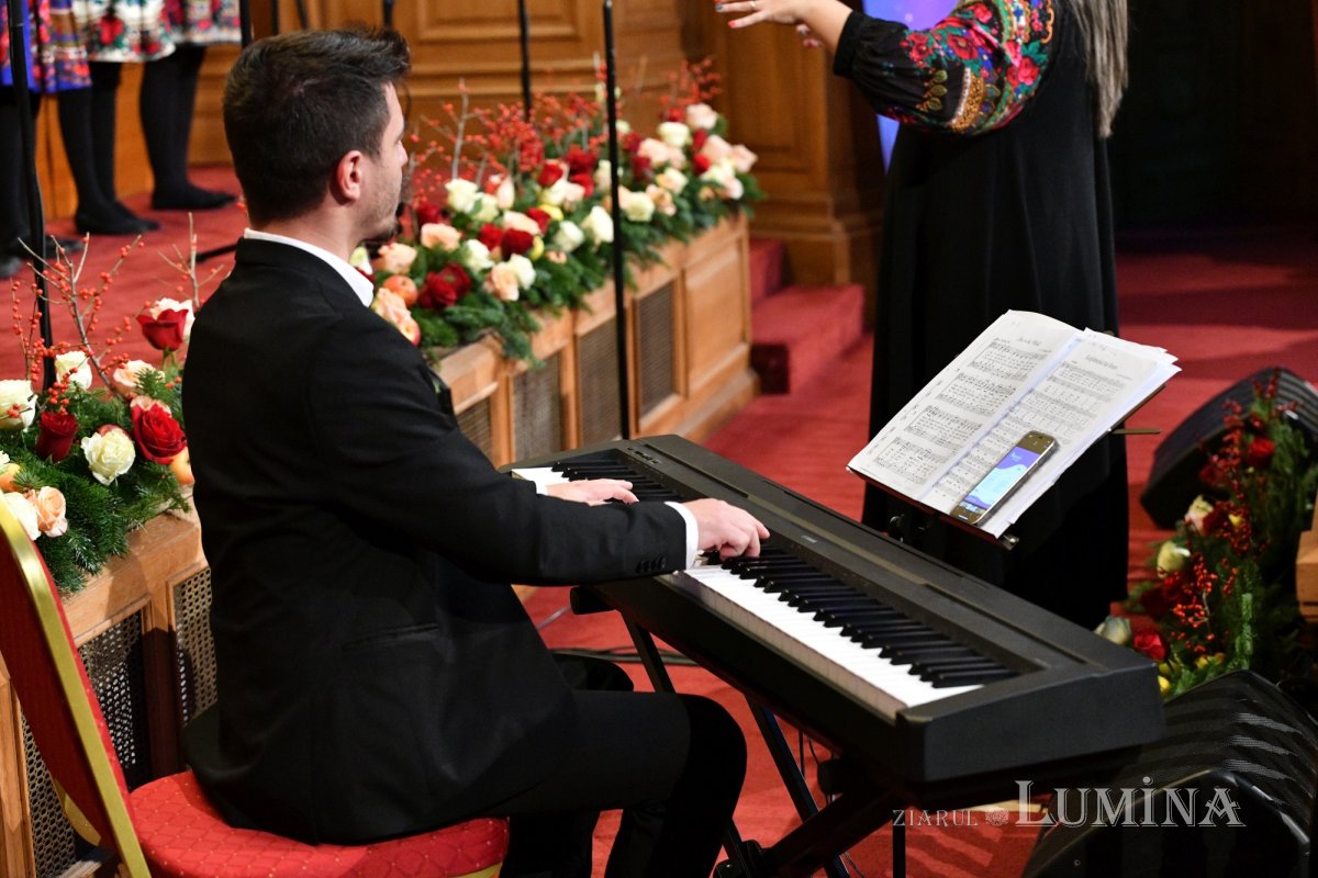 Concertul de colinde „Răsăritul cel de Sus” la Palatul Patriarhiei 237930