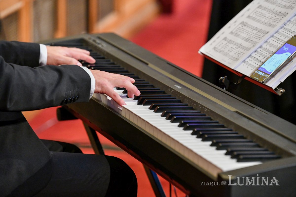 Concertul de colinde „Răsăritul cel de Sus” la Palatul Patriarhiei 237931