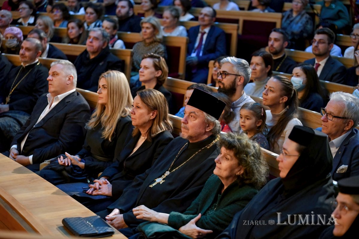 Concertul de colinde „Răsăritul cel de Sus” la Palatul Patriarhiei 237934