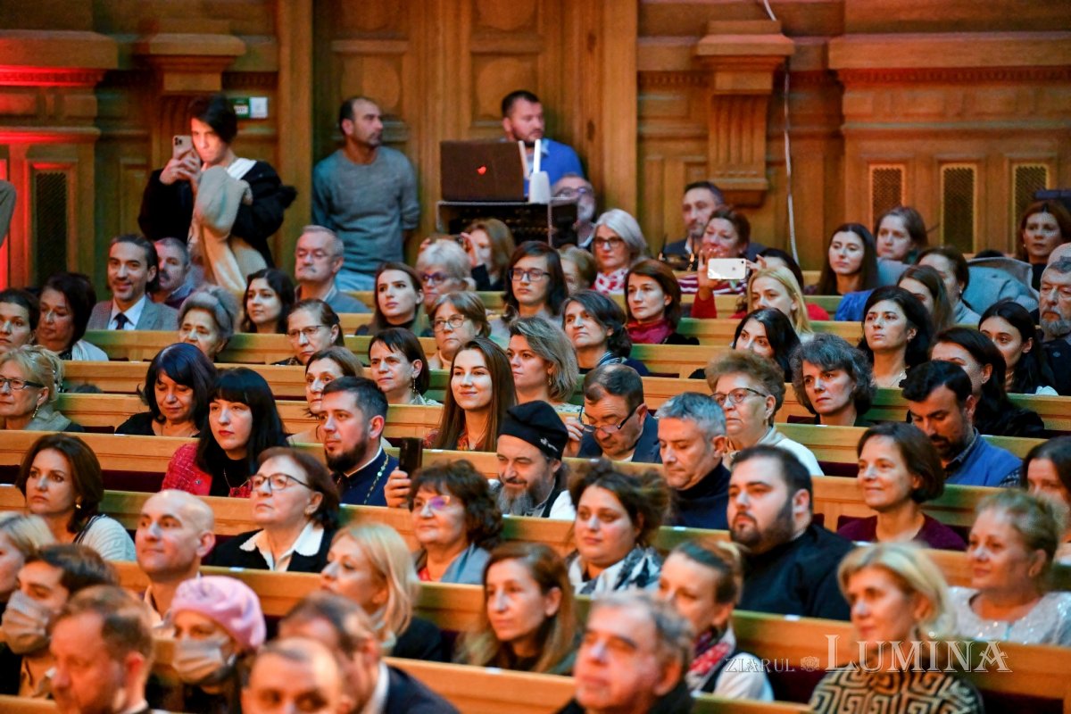 Concertul de colinde „Răsăritul cel de Sus” la Palatul Patriarhiei 237935