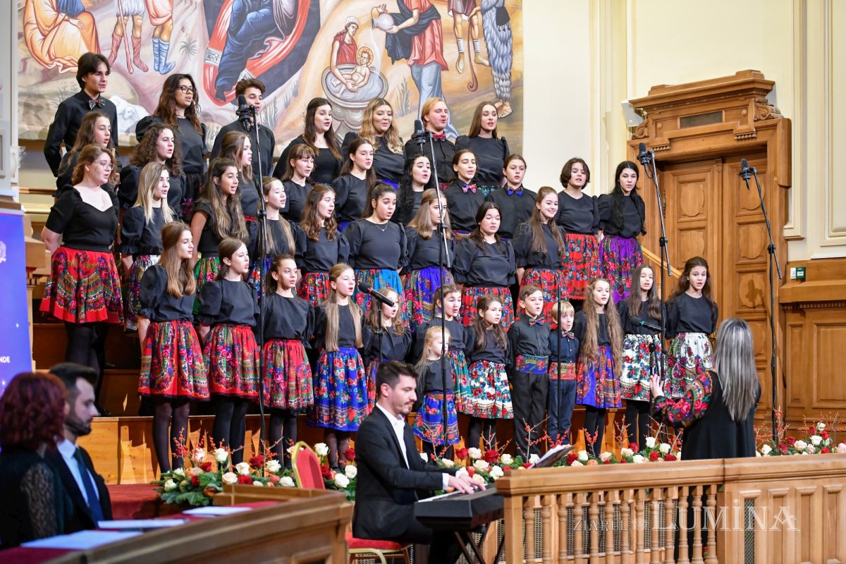 Concertul de colinde „Răsăritul cel de Sus” la Palatul Patriarhiei 237938