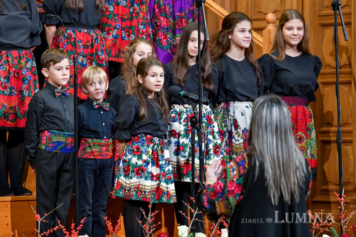 Concertul de colinde „Răsăritul cel de Sus” la Palatul Patriarhiei 237944