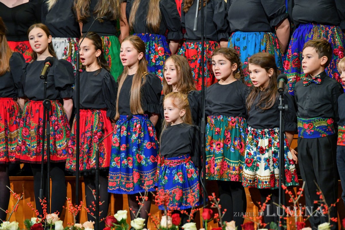 Concertul de colinde „Răsăritul cel de Sus” la Palatul Patriarhiei 237946