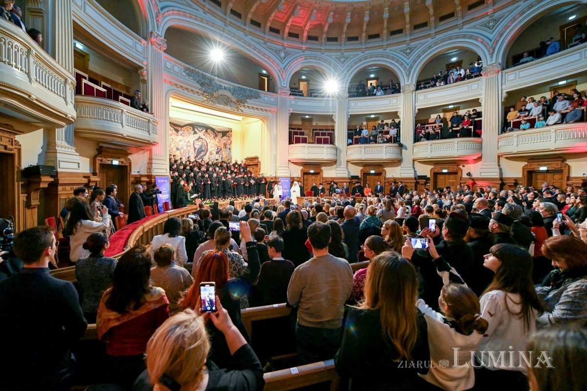 Concertul de colinde „Răsăritul cel de Sus” la Palatul Patriarhiei 237960