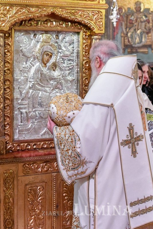 Duminica Sfinţilor Părinţi după trup ai Domnului pe Colina Bucuriei 238009