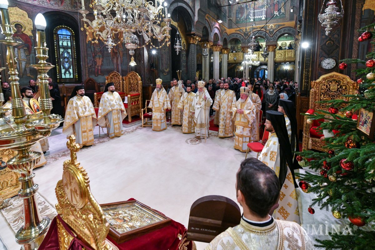 Duminica Sfinţilor Părinţi după trup ai Domnului pe Colina Bucuriei 238015