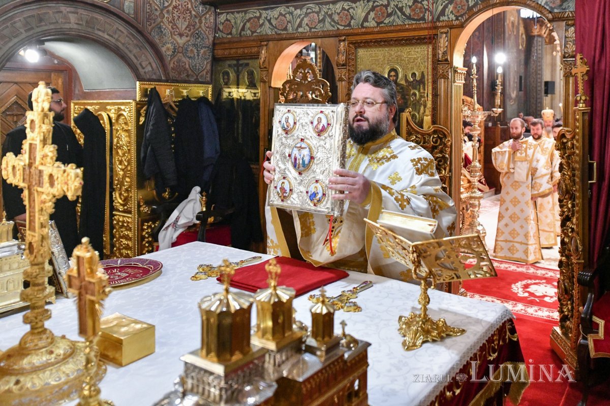 Duminica Sfinţilor Părinţi după trup ai Domnului pe Colina Bucuriei 238018