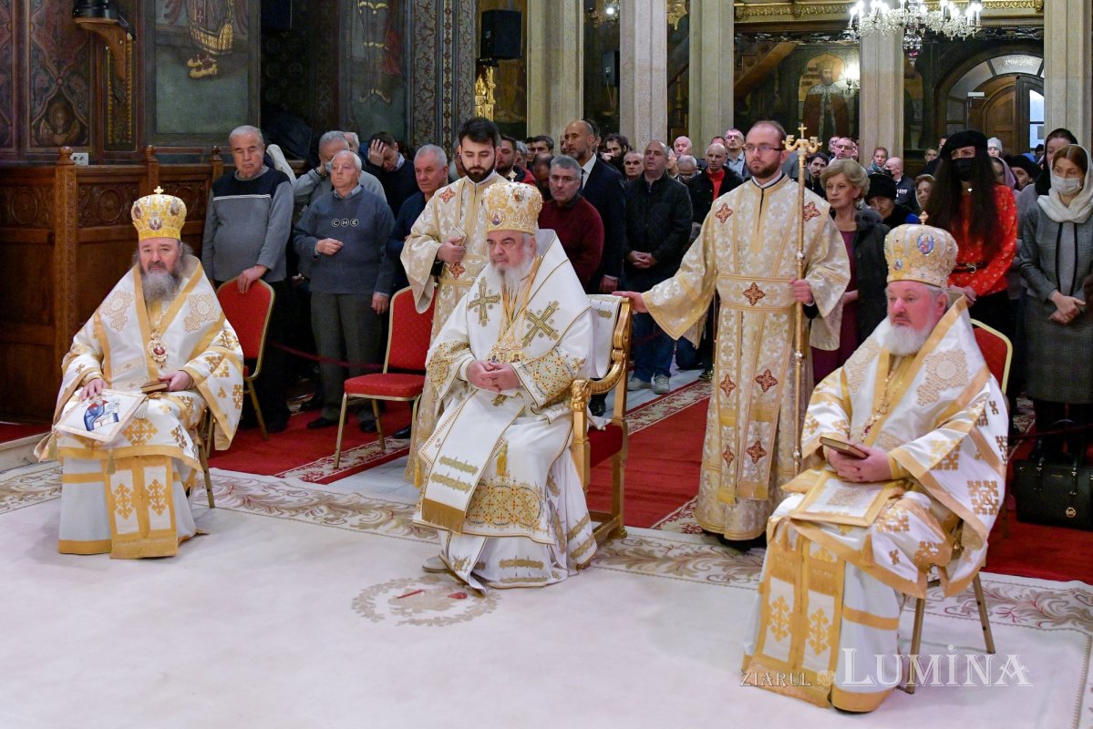 Duminica Sfinţilor Părinţi după trup ai Domnului pe Colina Bucuriei 238021