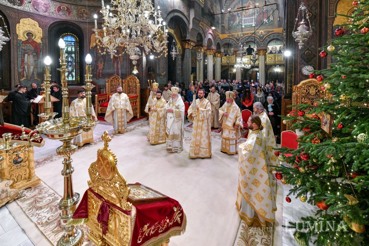 Duminica Sfinţilor Părinţi după trup ai Domnului pe Colina Bucuriei 238024