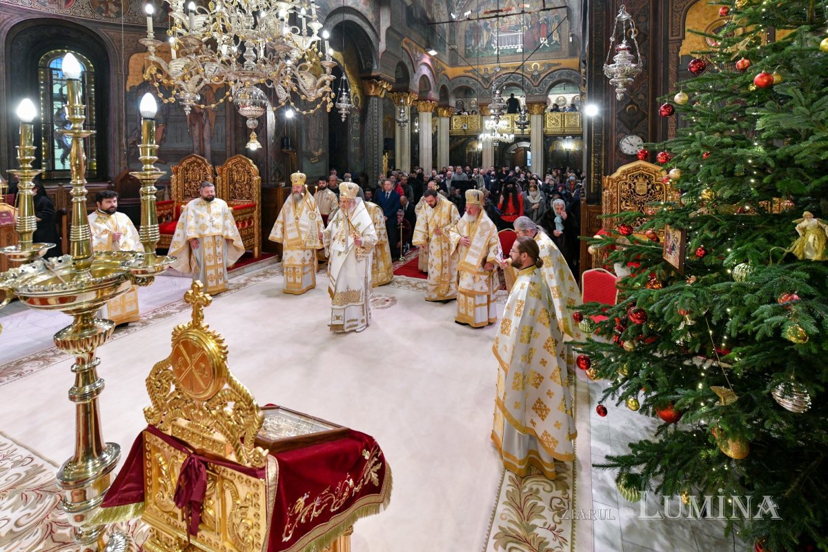 Duminica Sfinţilor Părinţi după trup ai Domnului pe Colina Bucuriei 238029