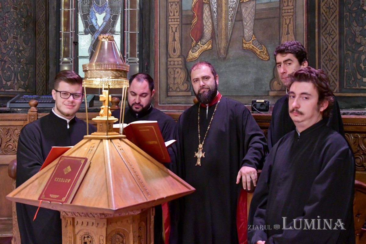 Duminica Sfinţilor Părinţi după trup ai Domnului pe Colina Bucuriei 238032