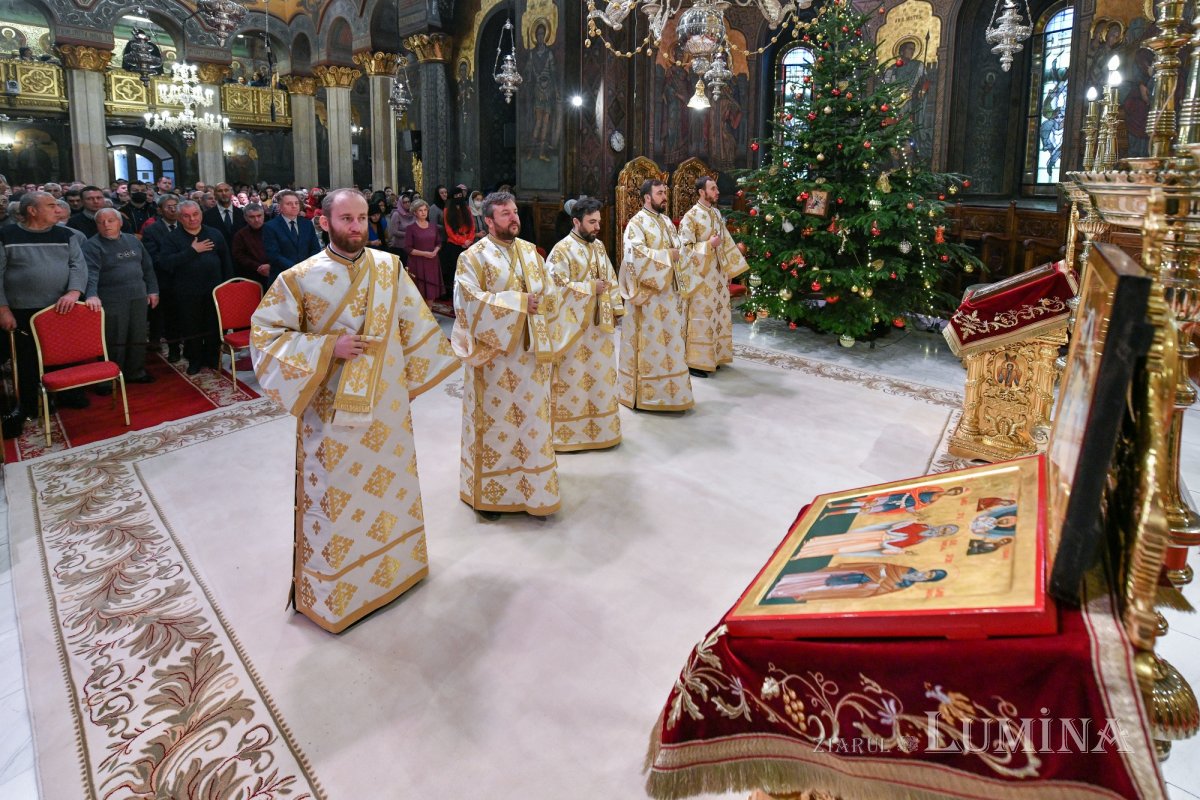 Duminica Sfinţilor Părinţi după trup ai Domnului pe Colina Bucuriei 238039