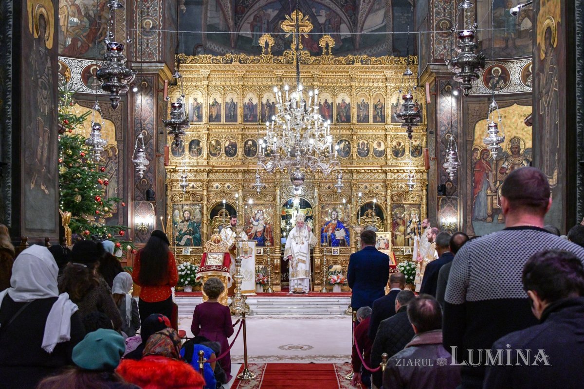 Duminica Sfinţilor Părinţi după trup ai Domnului pe Colina Bucuriei 238044